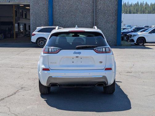 2019 Jeep Cherokee Overland