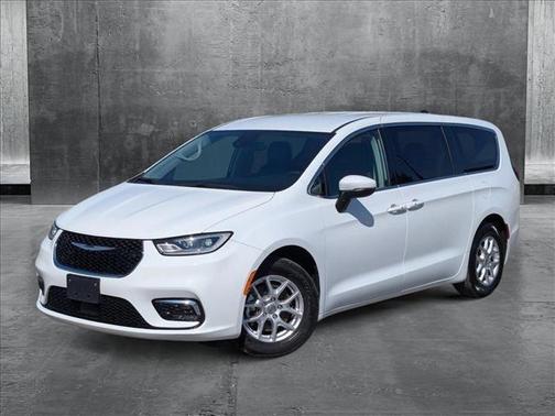 2023 Chrysler Pacifica Touring-L