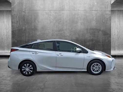 2021 Toyota Prius LE