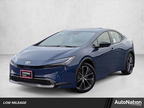 2025 Toyota Prius XLE