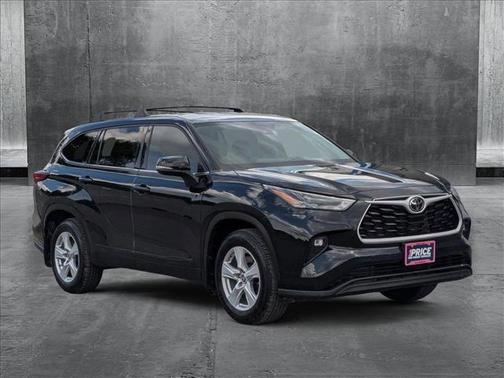 2022 Toyota Highlander LE