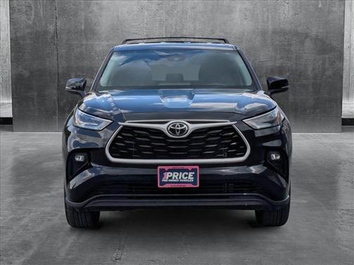 2022 Toyota Highlander LE