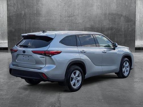 2022 Toyota Highlander Hybrid LE