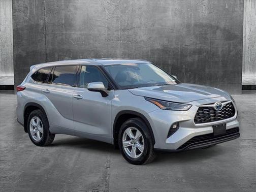 2022 Toyota Highlander Hybrid LE
