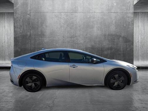 2024 Toyota Prius Prime SE