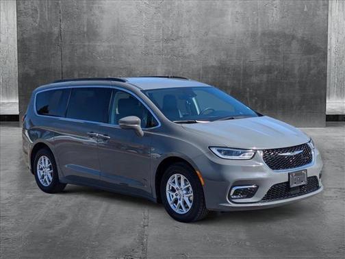 2022 Chrysler Pacifica Touring-L