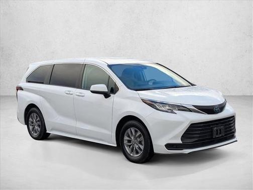 2023 Toyota Sienna LE
