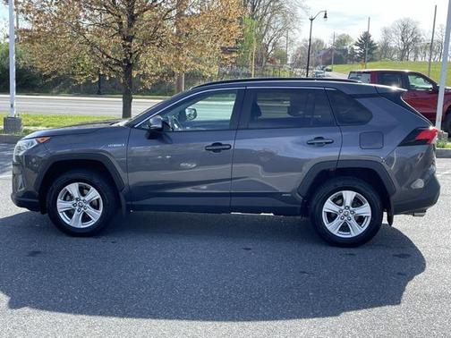 2021 Toyota RAV4 Hybrid XLE