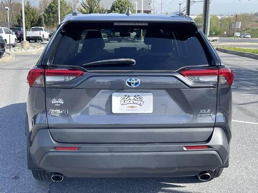 2021 Toyota RAV4 Hybrid XLE