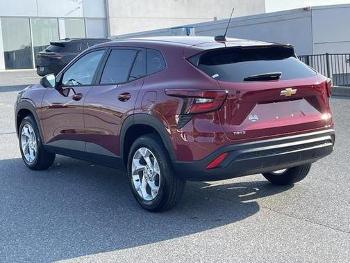 2025 Chevrolet Trax LS