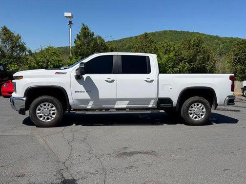 Summit White 2025 Chevrolet Silverado 2500 LT
