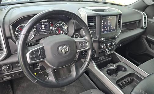 Diamond Black Crystal Pearlcoat 2022 RAM 1500 Big Horn/Lone Star