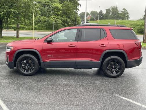2022 GMC Acadia AWD AT4
