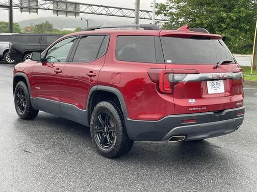 2022 GMC Acadia AWD AT4