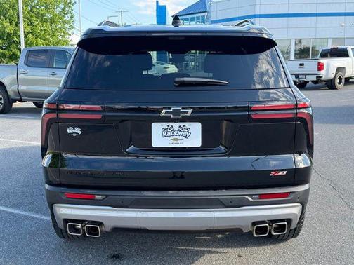 Mosaic Black Metallic 2024 Chevrolet Traverse AWD Z71
