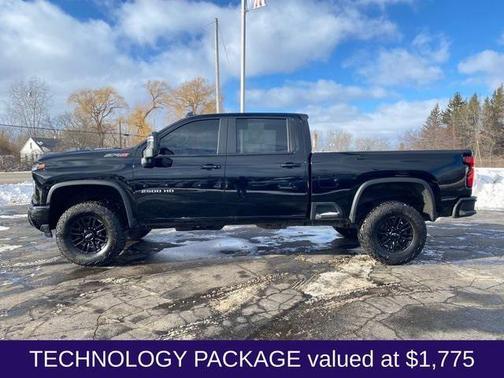 2024 Chevrolet Silverado 2500 4WD Crew Cab Standard Bed ZR2