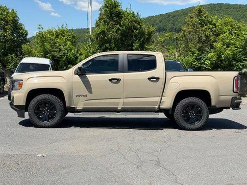 Desert Sand Metallic 2021 GMC Canyon AT4