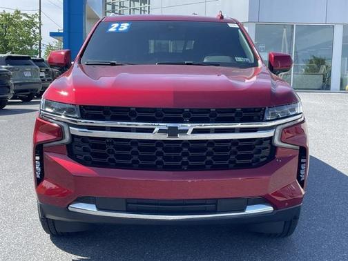 2023 Chevrolet Suburban LS