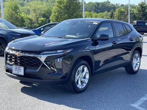 2025 Chevrolet Trax LS