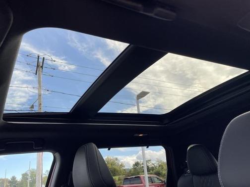 2025 Mitsubishi Outlander PHEV SEL