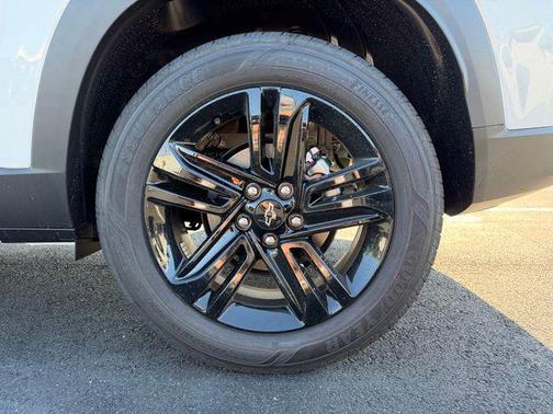 Summit White 2026 Chevrolet Trax FWD ACTIV