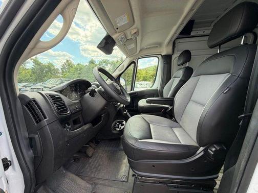 Bright White Clearcoat 2026 RAM ProMaster 2500 Tradesman