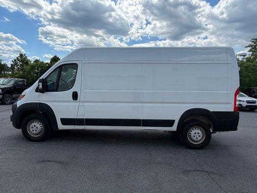 Bright White Clearcoat 2026 RAM ProMaster 2500 Tradesman