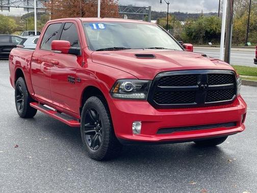 2018 RAM 1500 Night Crew Cab 4x4 5'7' Box