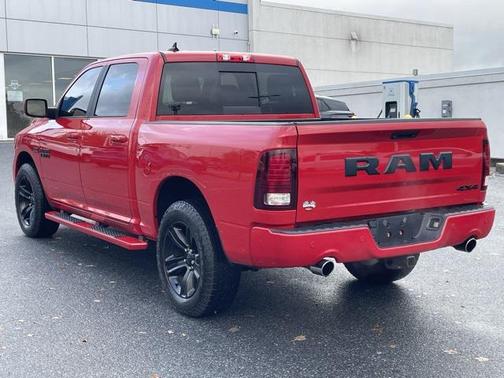 2018 RAM 1500 Night Crew Cab 4x4 5'7' Box