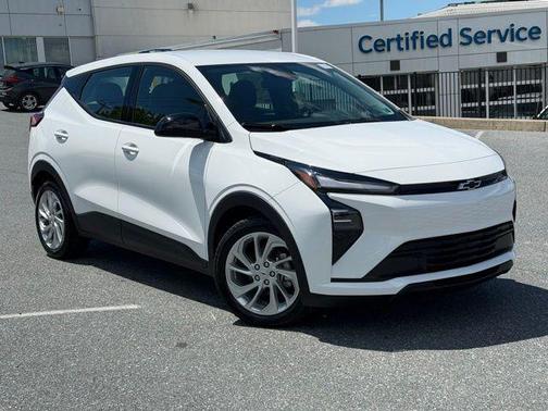 Summit White 2027 Chevrolet Bolt LT FWD