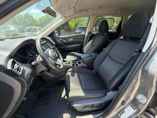 Gun Metallic 2018 Nissan Rogue SV
