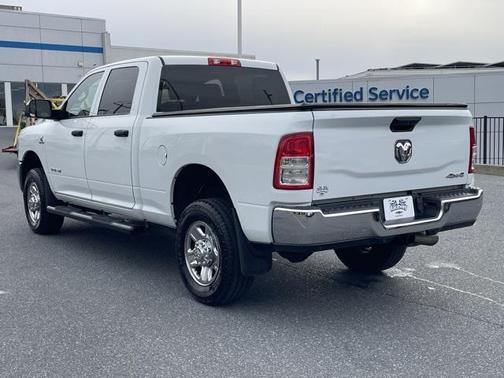 2022 RAM 2500 Tradesman Crew Cab 4x4 6'4' Box