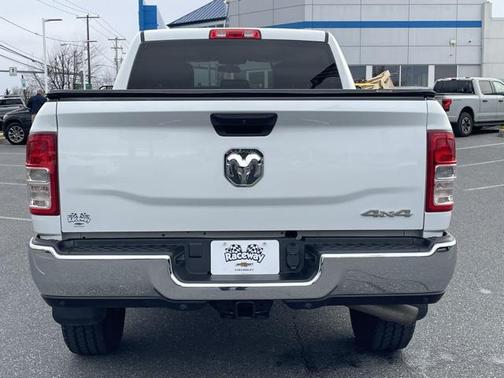 2022 RAM 2500 Tradesman Crew Cab 4x4 6'4' Box