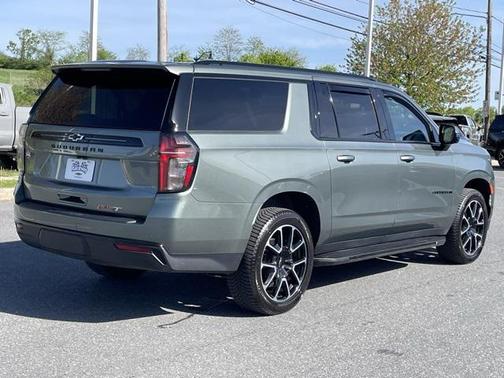 2023 Chevrolet Suburban RST