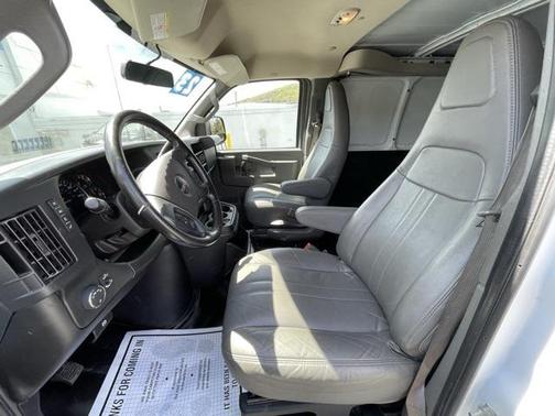 2023 GMC Savana 2500 Work Van