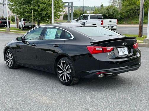 Mosaic Black Metallic 2022 Chevrolet Malibu FWD RS
