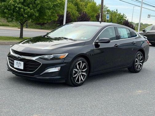Mosaic Black Metallic 2022 Chevrolet Malibu FWD RS