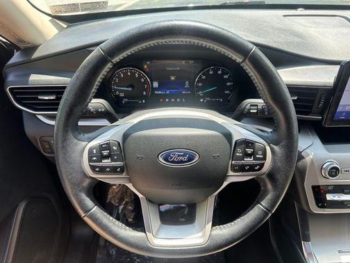 Infinite Blue Metallic Tinted Clearcoat 2021 Ford Explorer XLT