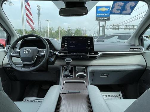 2023 Toyota Sienna XLE