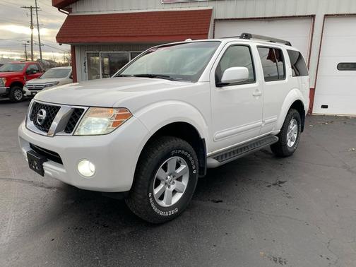 2008 Nissan Pathfinder SE
