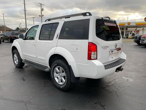 2008 Nissan Pathfinder SE