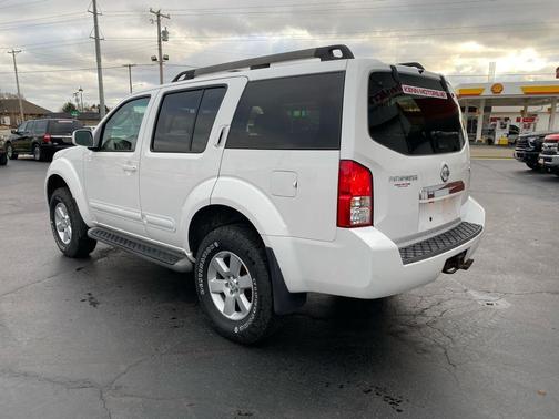 2008 Nissan Pathfinder SE