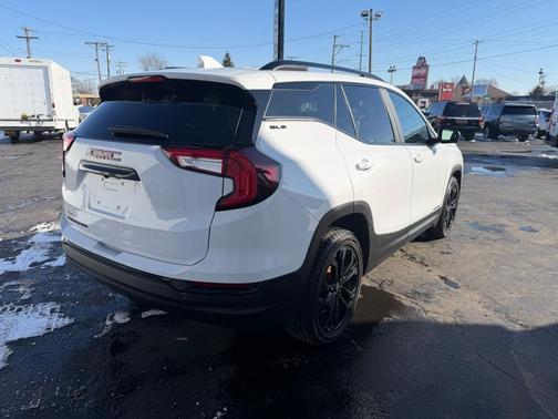 2022 GMC Terrain SLE