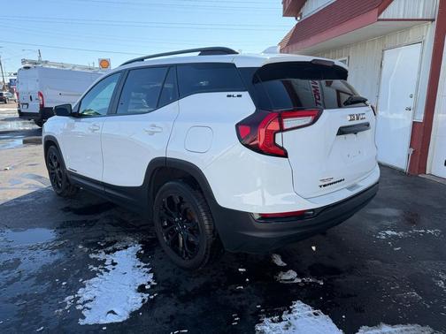 2022 GMC Terrain SLE