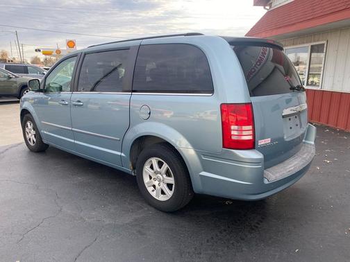 2010 Chrysler Town & Country Touring