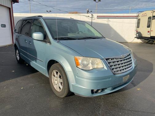 2010 Chrysler Town & Country Touring