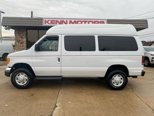 2006 Ford E350 Super Duty Base