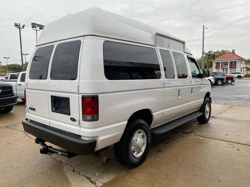 2006 Ford E350 Super Duty Base