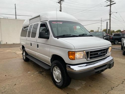 2006 Ford E350 Super Duty Base