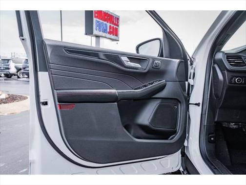 2025 Ford Escape ST-Line Elite